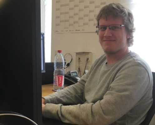 Praktikant Björn bei der Arbeit